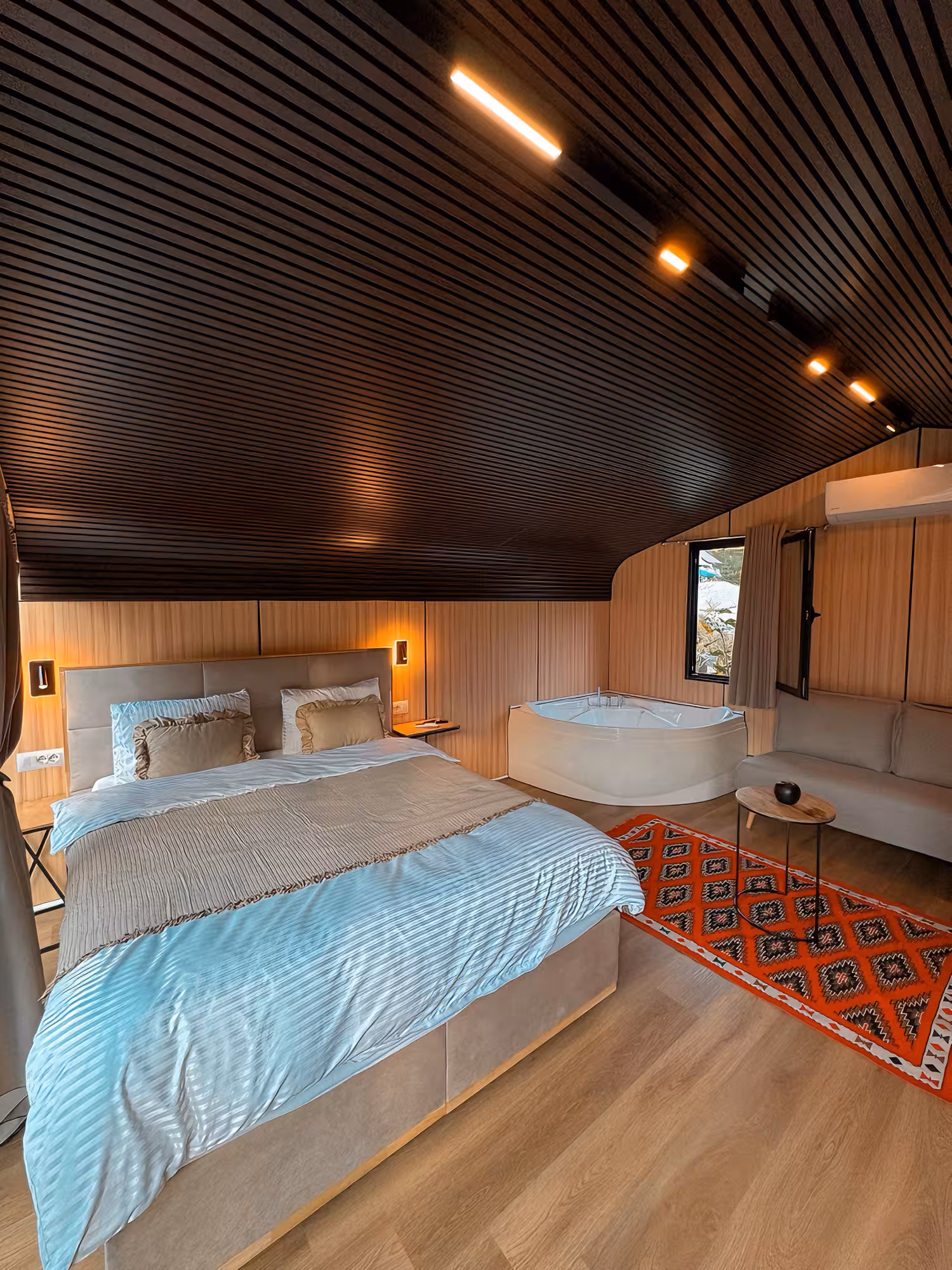 Capsula 1 - Hot tub area